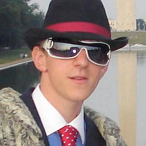 O'Keefe posing as a pimp bringing along his prostitute to ACORN offices.